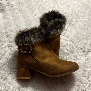 Brown suede furry heel girls boot